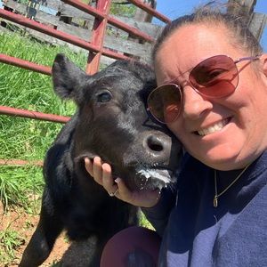 Meet your Posher, Shannan!! We have a small business in our town.